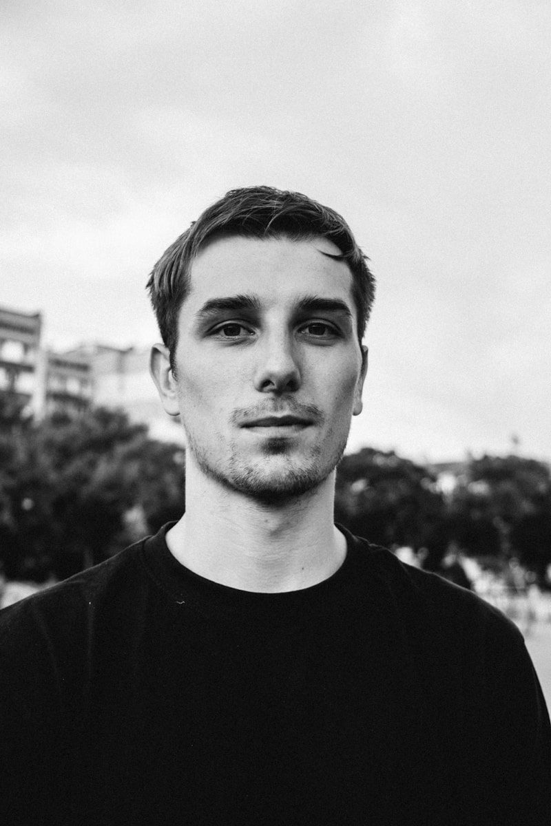 Photo by Vicky Hladynets man in black crew neck shirt